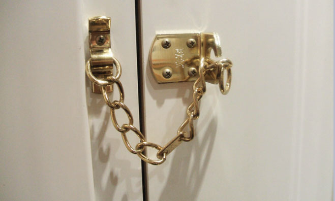 To take the safety chain off